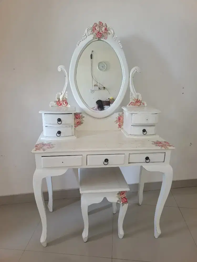 Di Jual Meja Rias