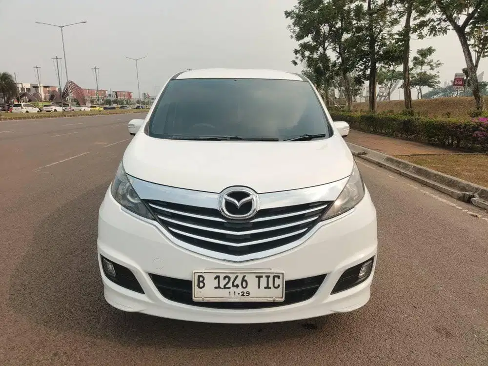 Mazda Biante skyactive 2014