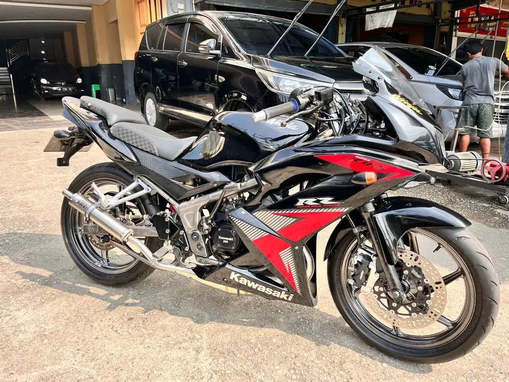 DI JUAL KAWASAKI NINJA RR NEW