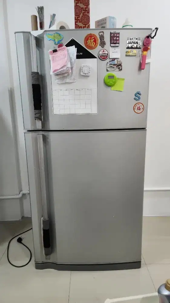 Kulkas hitachi 2 pintu freezer lemari es