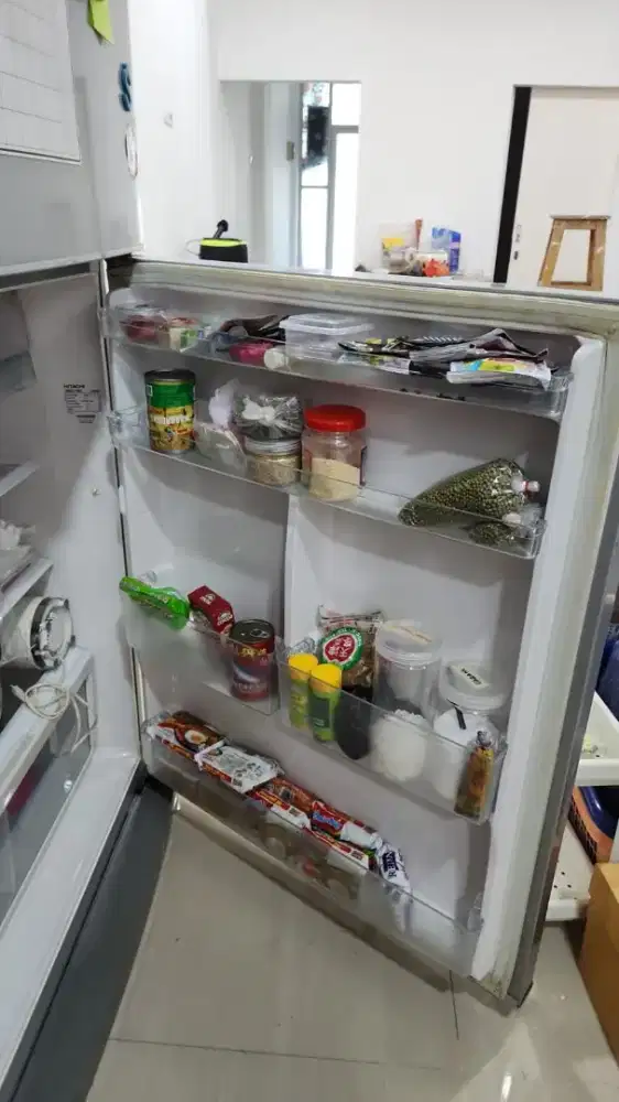 Kulkas hitachi dua pintu besar freezer lemari es