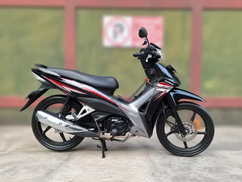 Honda Revo FI CW 2014 Hitam | Tangan Pertama | Pajak Hidup | Terawat
