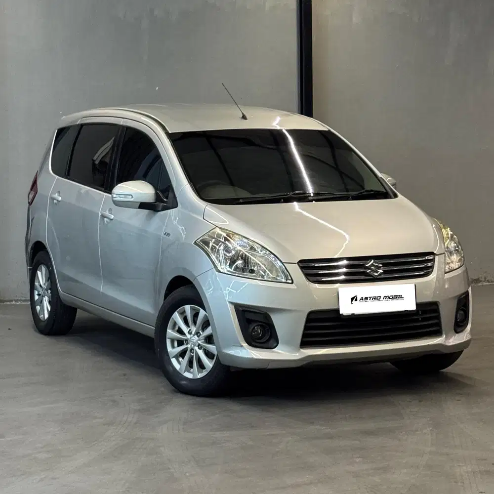 ERTIGA GL 2015 / 2014  Manual Kredit Bekas Surabaya Istimewa