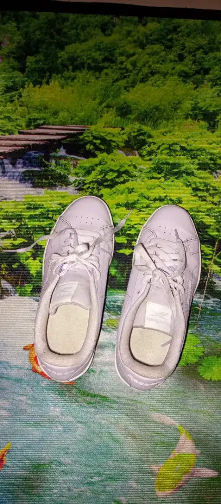Sepatu bekas wanita Reebox beli disportstasion cm 230ribu