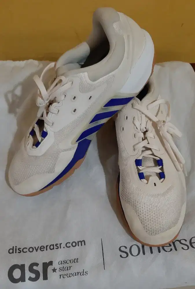 Jual Cepat: ADIDAS Sneakers Limited Edition