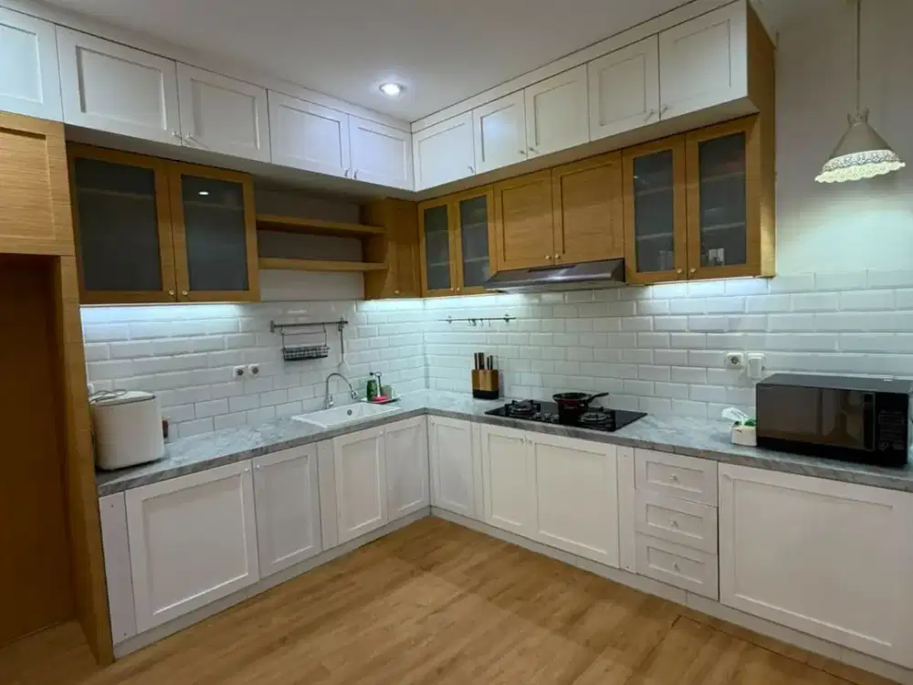 Disewa Rumah Full Furnished Depan Taman Bermain - Tebet Timur Jaksel