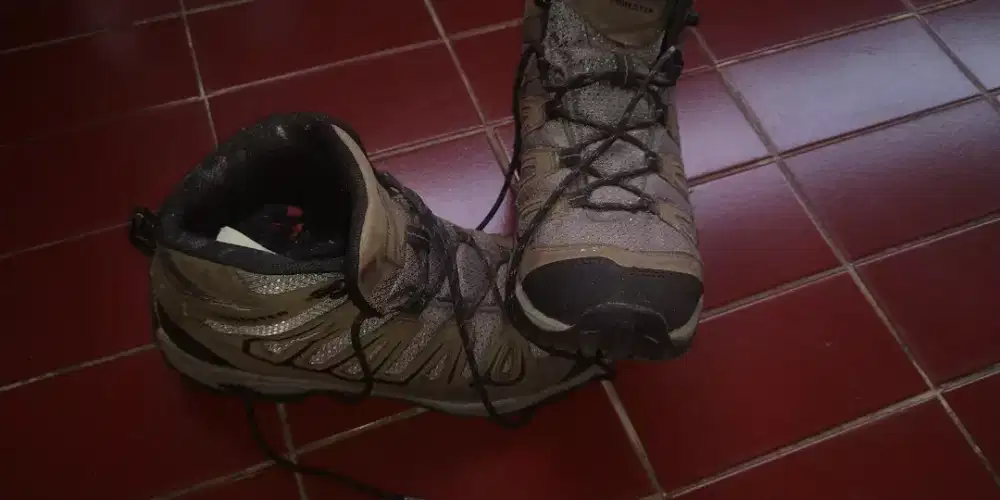 Sepatu Forester UK 44