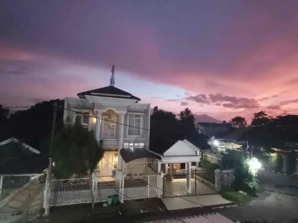 Rumah Semi Furnished Di Griya Indah Dekat Tol Dekat Stasiun View Gunung