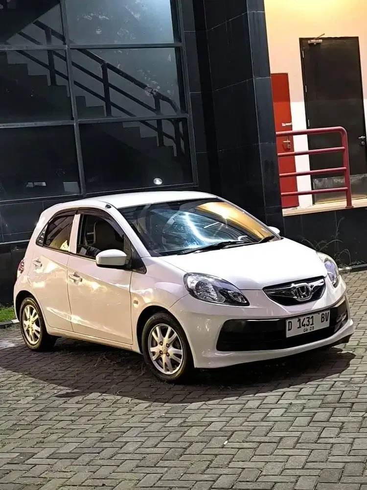 DP 14JT // HONDA BRIO E CBU 1.3 MT 2013 ISTIMEWA