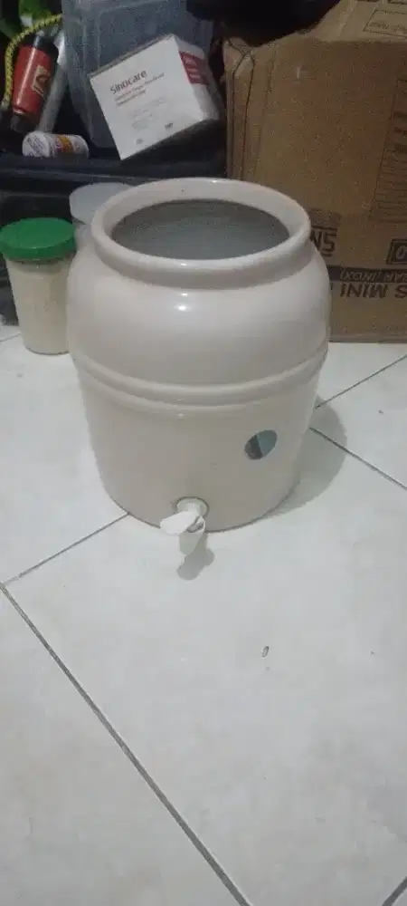 Guci air minum masih bagus