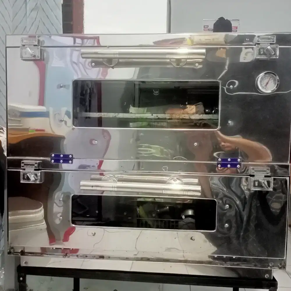 Oven gas untuk panggang kue