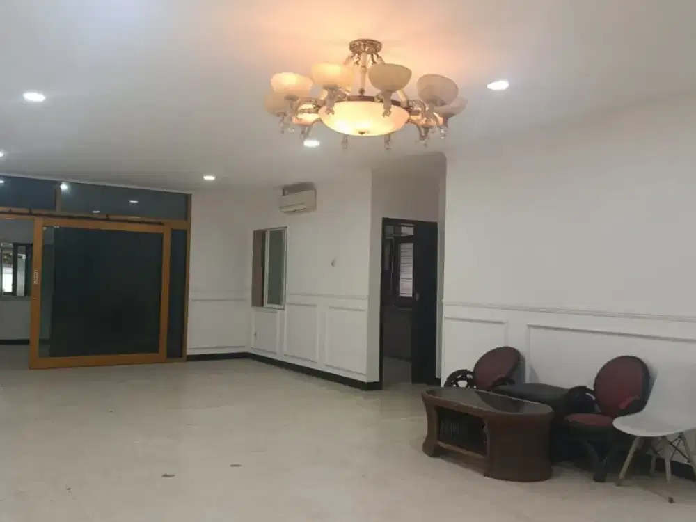 Disewakan Rumah Siap Huni Dekat Kemang Village – Kemang, Jakarta Selatan