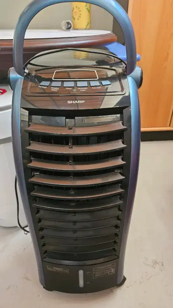 Sharp cooler pendingin media air
