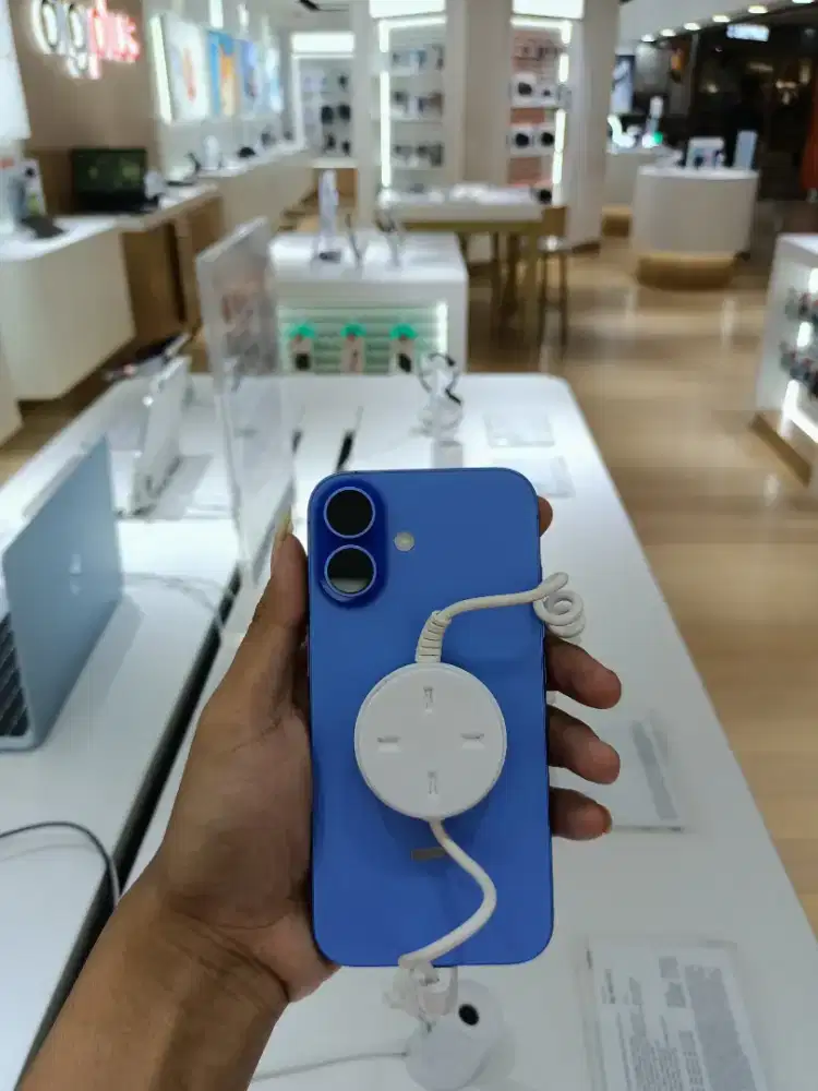 iPhone 16 Basic