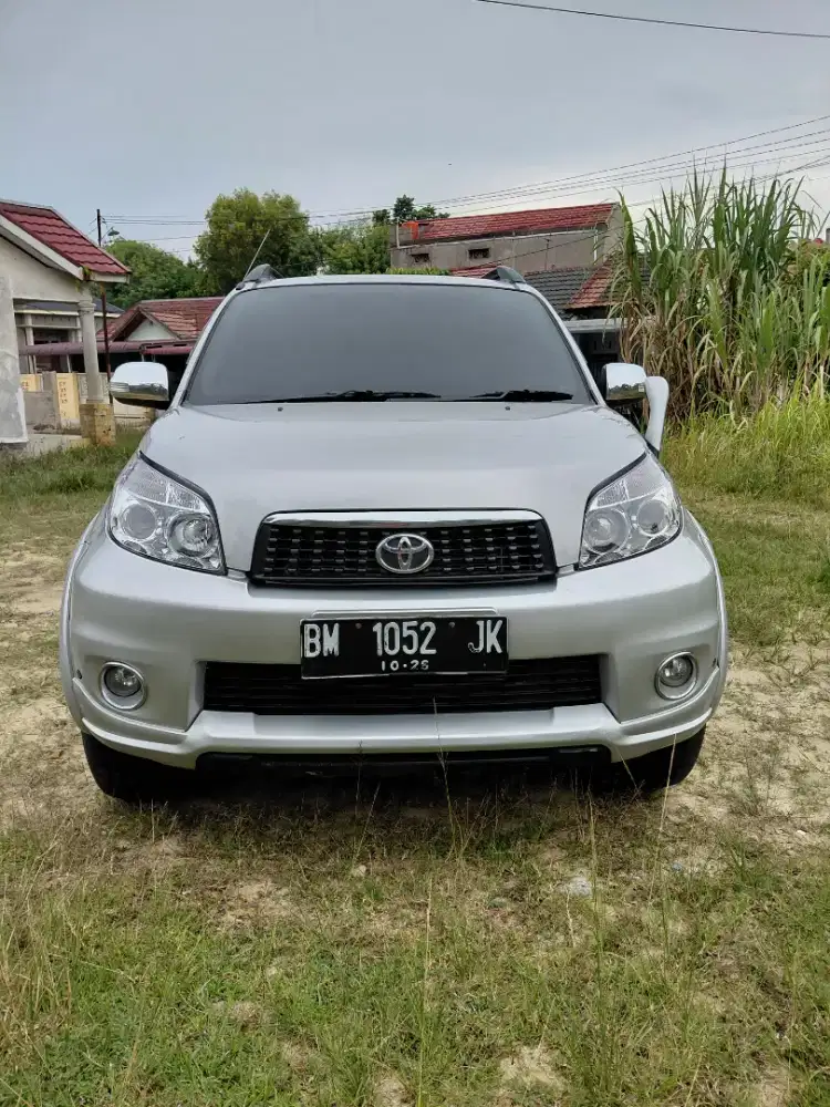 TOYOTA RUSHS M/T  TH 2011