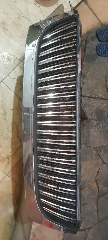 Grill toyota fortuner 2008