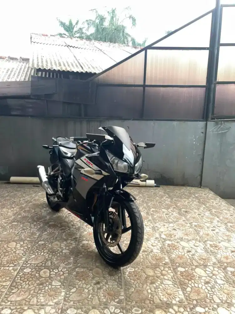 Honda CBR 150R Mulus