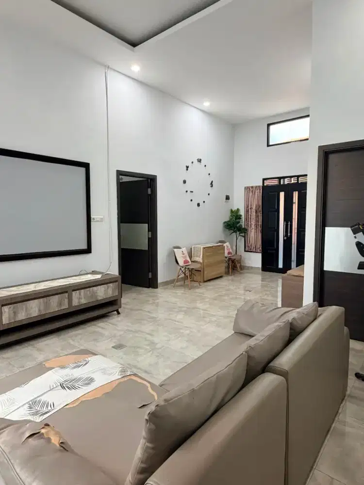 Disewakan Rumah Full Furnish dalam komplek lokasi strategis