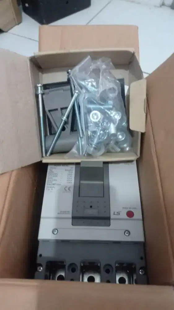 MCCB 100 A MERK LS