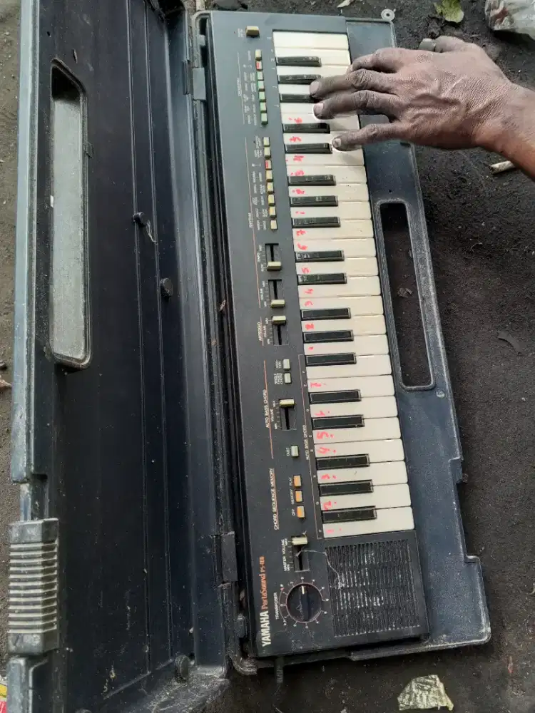 Keyboard Yamaha Portasound PS-400 Vintage 1980 hidup. Rp.300rb