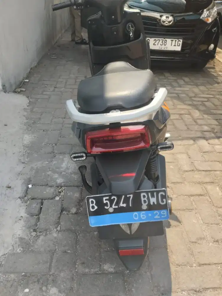 Yadea T9 grey kondisi baik