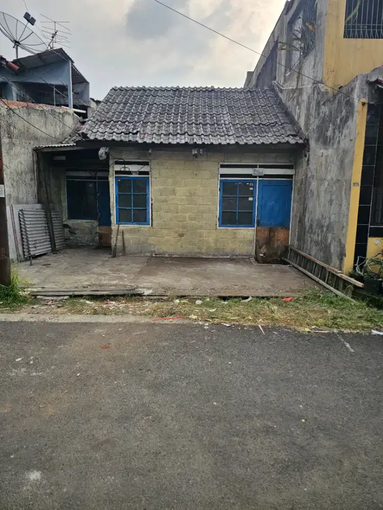 Di jual.cepat rumah lokasi strategis,