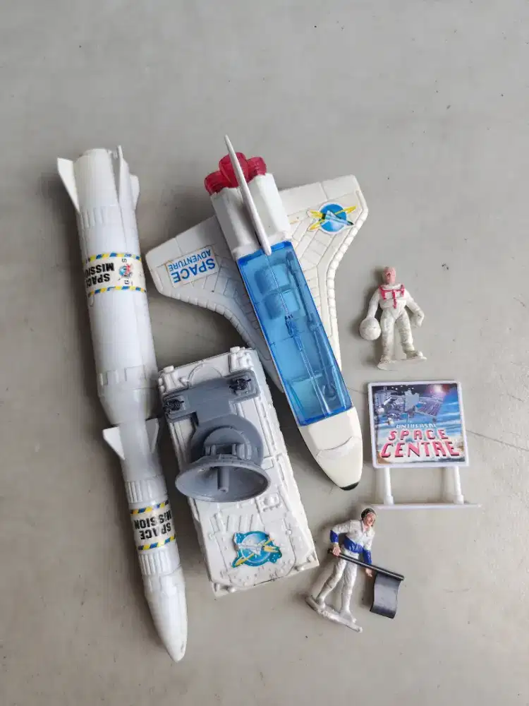 Mainan Pesawat Antariksa Figure Astronot Roket Playset No Marking