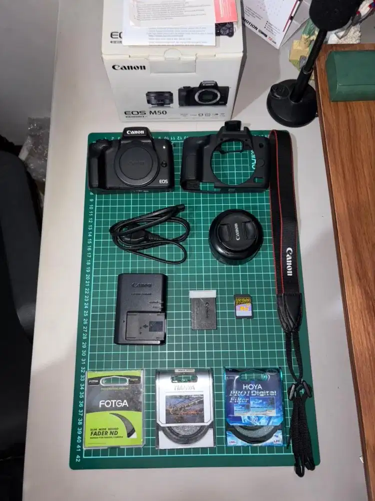 Kamera Canon EOS M50 Kit 15-45mm Full Set Siap Foto/Video