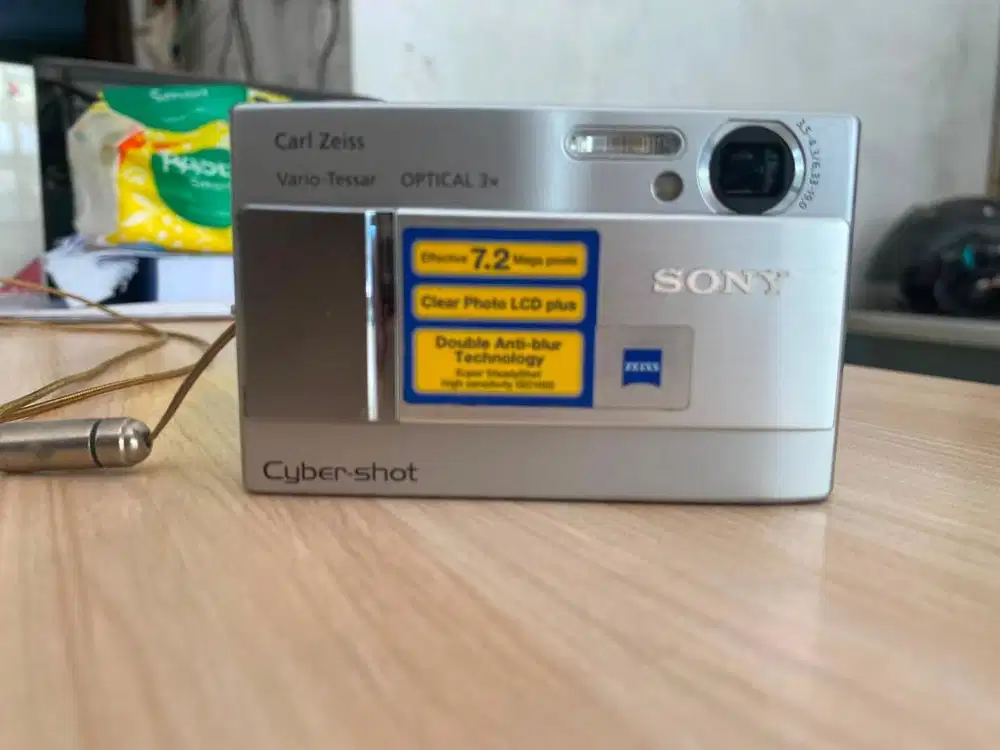Sony Cyber-shot DSC-T10 (warna Silver) lengkap