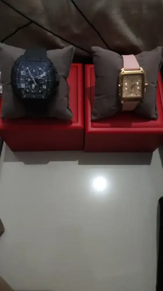 Jam tangan pria dan wanita