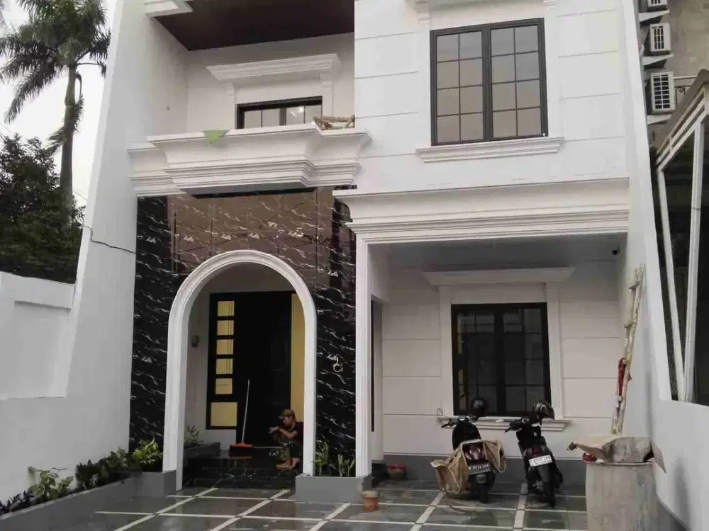 DI JUAL RUMAH  CLASSIC LEGOSO CIPUTAT SIAP HUNI 1 UNIT