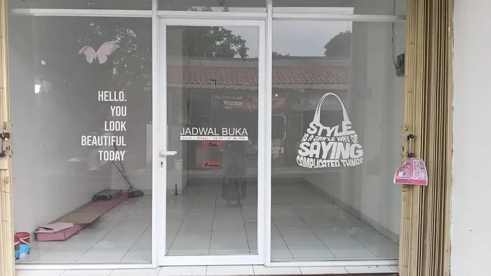 DIJUAL ETALASE DEPAN RUKO (PINTU KACA + KUSEN ALUMINIUM)