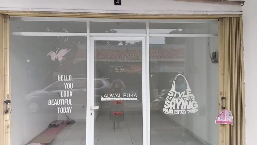 DIJUAL ETALASE DEPAN RUKO (PINTU KACA + KUSEN ALUMINIUM)