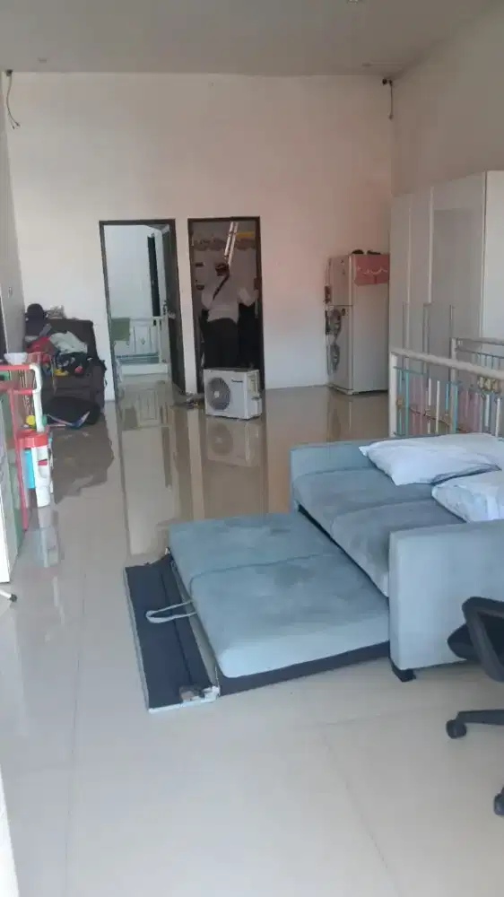 Jual Rumah Second terawat 2 Lantai di Area Lebak, Surabaya