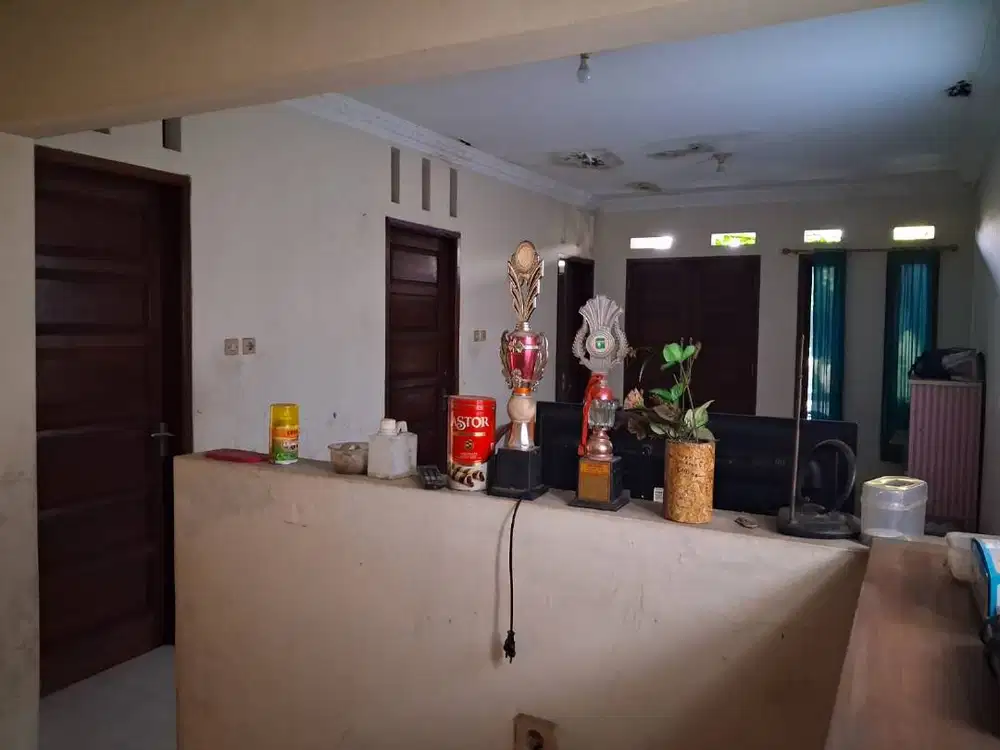 Dijual Rumah Dalam Kondisi Sangat Baik 2 Lantai SHM