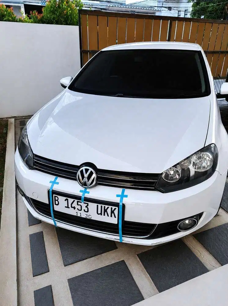 Volkswagen Golf 2010 Bensin