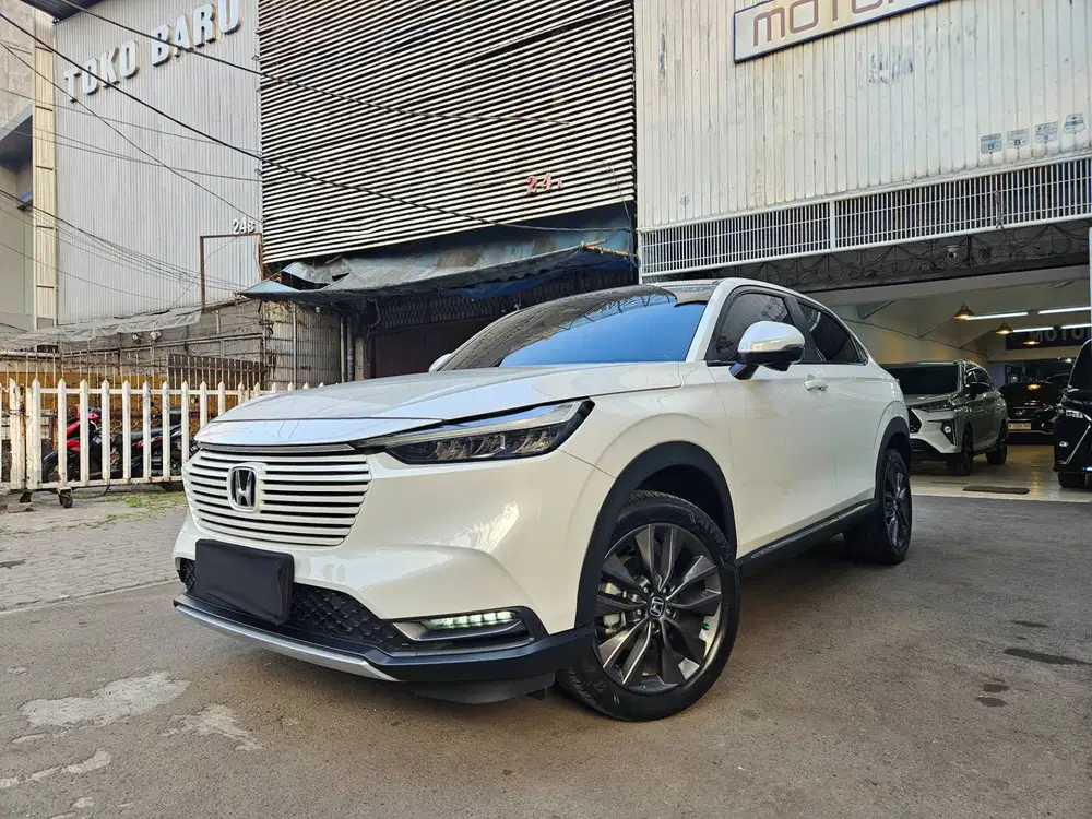 Honda HRV 1.5 E SE 2023 nik 2022 putih special edition panoramic white