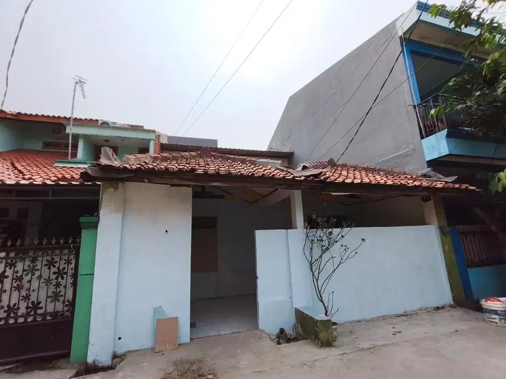 Di jual kost baru renovasi 6 kamar lokasi perumnas di tengah kota