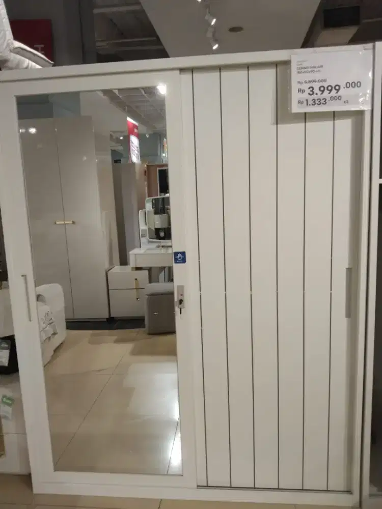 Lemari pakaian 2 pintu