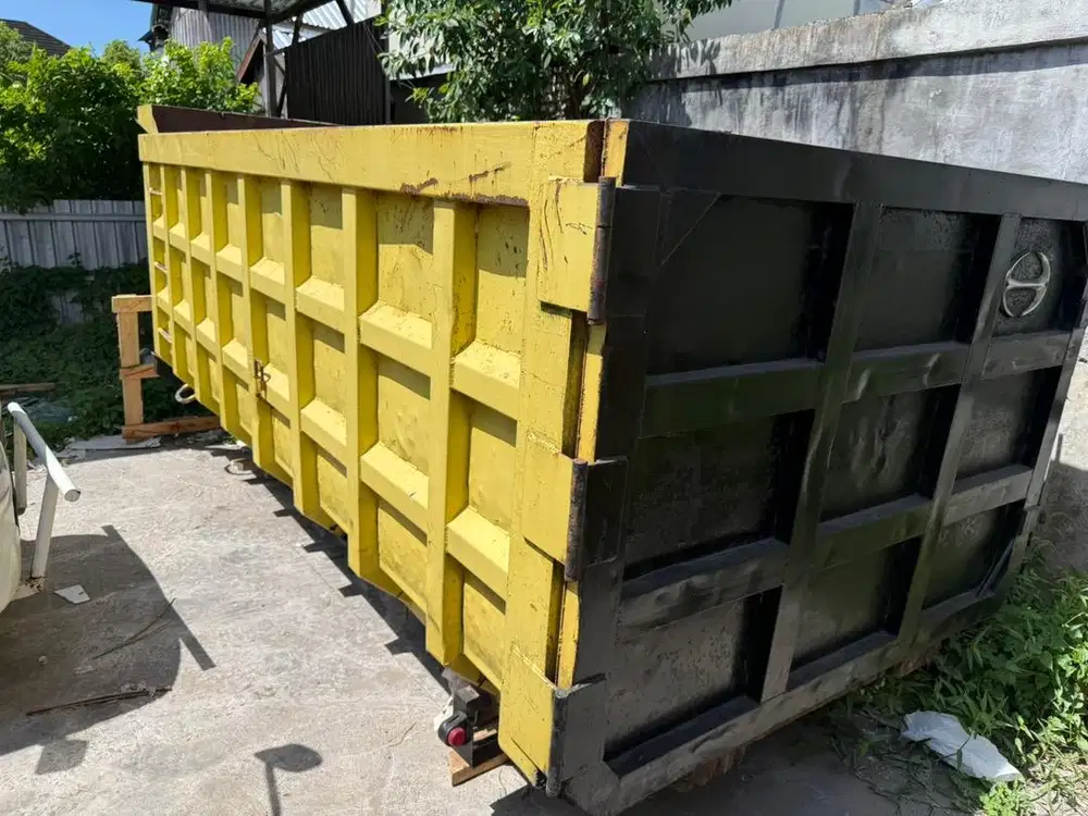 Bak dump truck Canter FE 74