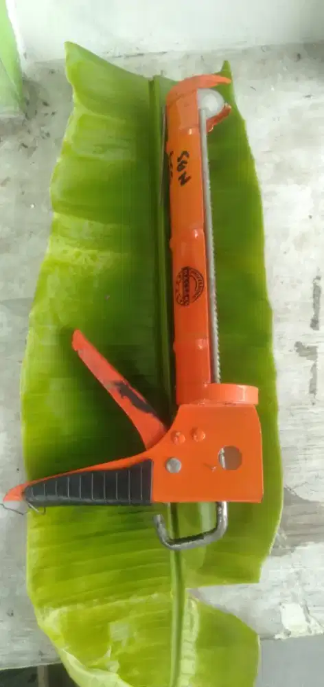 Laku di jual alat tukang kaca,keramik atap untuk lem  tembak