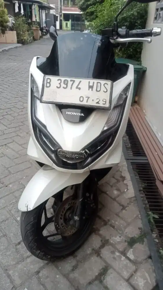 Honda pcx minus pajak on 1 kali body lecet samping