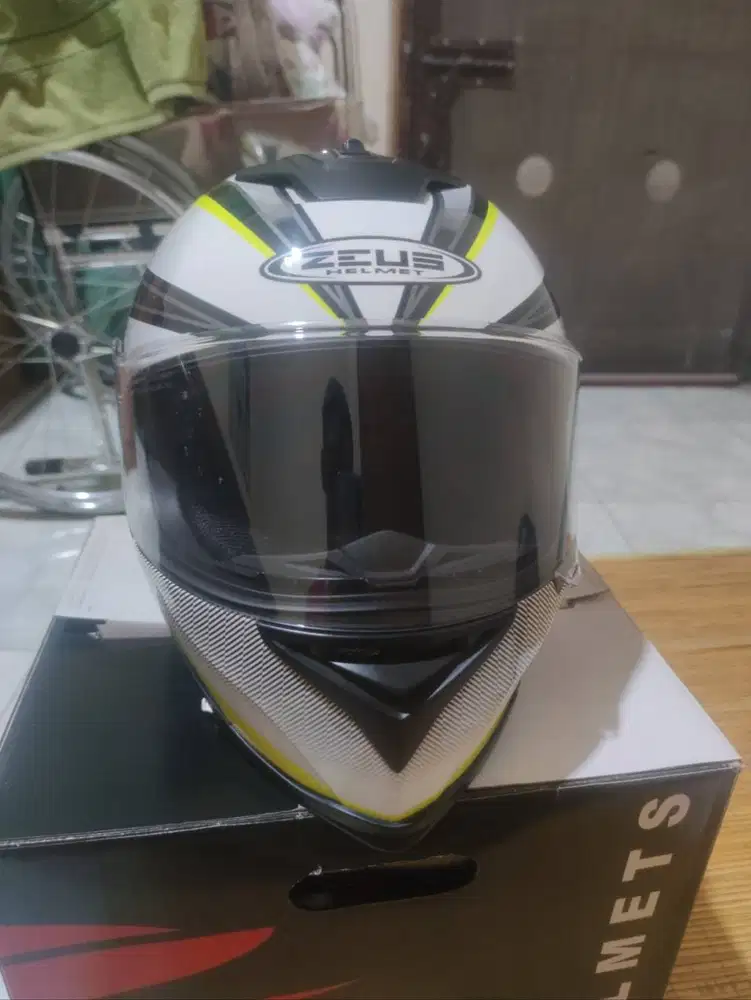 Helm Zeus ZS-822B Fullset Dus + Extra Visor Dark Smoke (Size L)