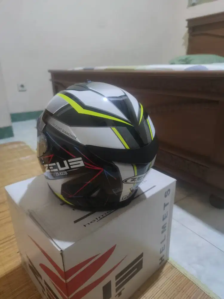 Helm Zeus ZS-822B Fullset Dus + Extra Visor Dark Smoke (Size L)