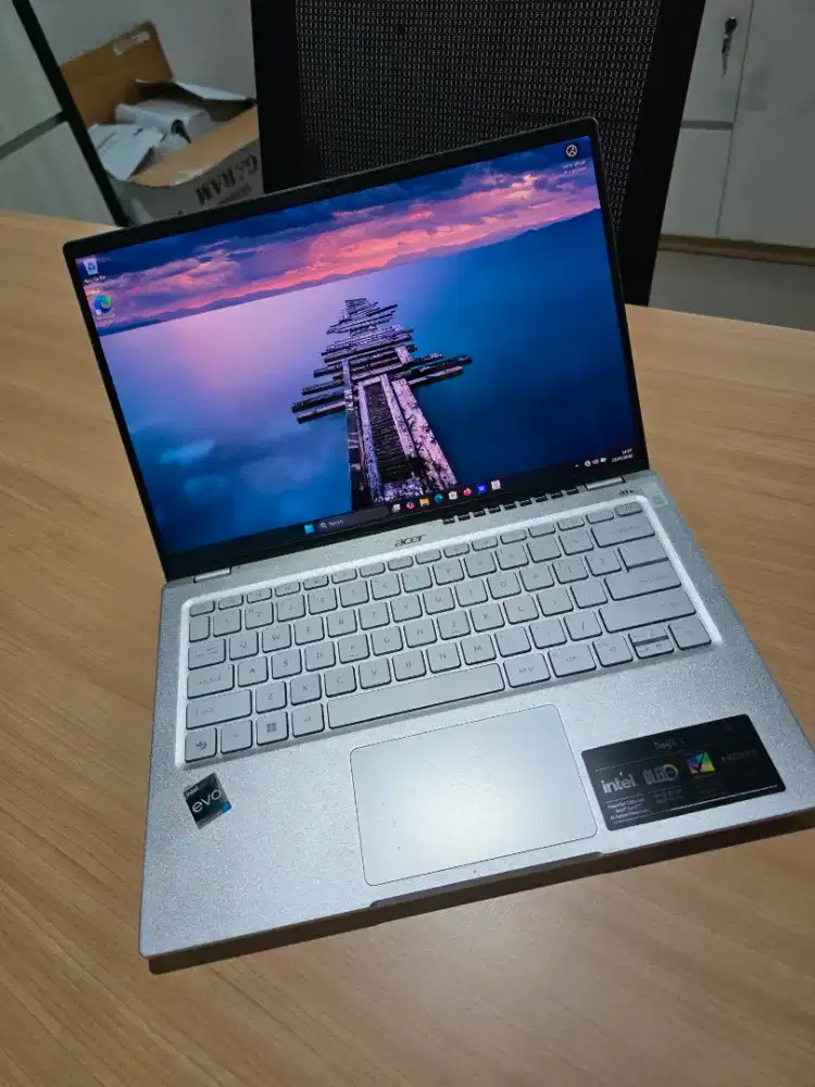 Acer Swift 3 OLED i7-12700H RAM 16GB SSD

1TB OLED 2.8K |

Mulus