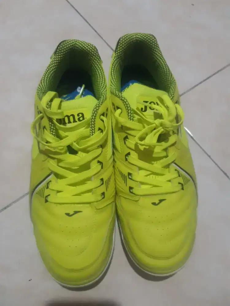 sepatu futsal merk joma