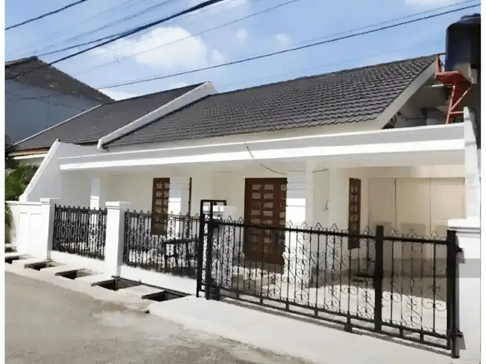 S674 Rumah 167 m2 Dekat Taman di Pondok Kopi Jakarta Timur