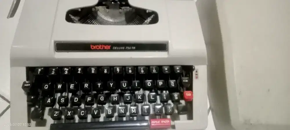 Mesin ketik brother750