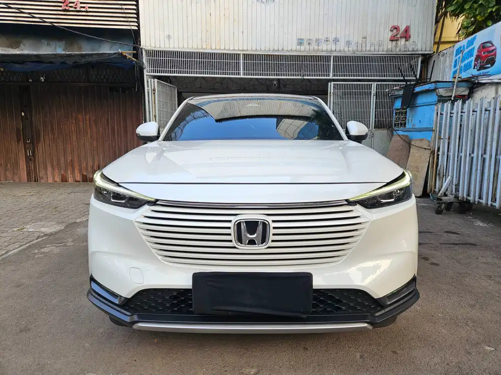 Honda HRV 1.5 E Special Edition SE 2023 nik 2022 putih honda sensing