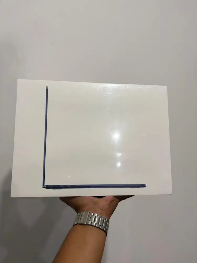 Macbook Air M3 15 8/256GB New Garansi Resmi Apple